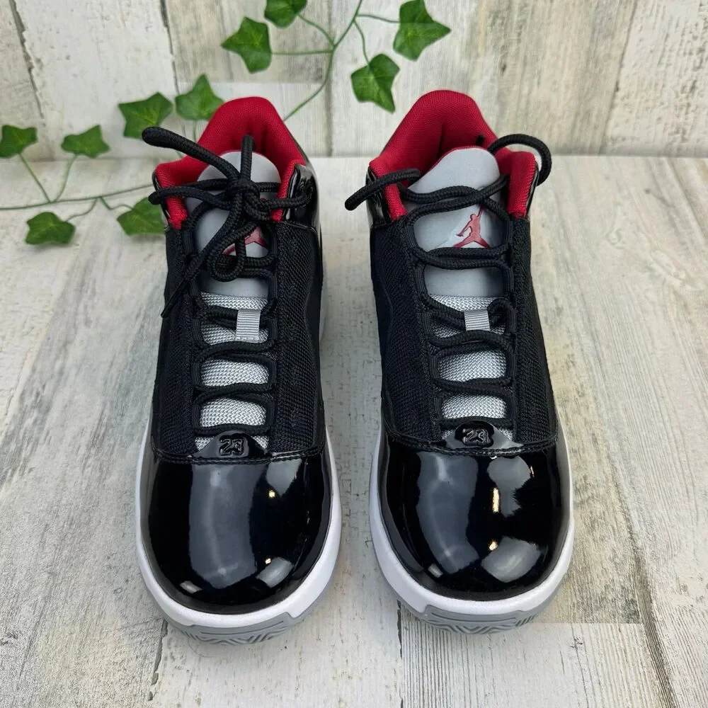 Nike Air Jordan Max Aura 2 Shoes Black/Gym Red Grey SIZE 6Y WOMENS 8